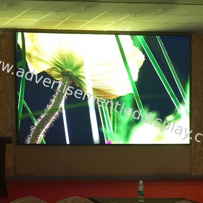 নিম্ন তাপ নির্গমন ইনডোর LED প্রদর্শন 1500cd/M2 অবিচ্ছিন্ন নির্ভরযোগ্য অপারেশন জন্য