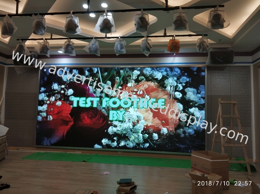 কাস্টম স্ক্রিন আকার এবং 10000H লাইফ টাইমের জন্য মডুলার LED বিজ্ঞাপন বোর্ড